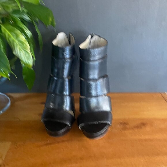 Michael Michael Kors Brena Black Leather Platform Heeled Booties Women’s 8.5M - Picture 8 of 12